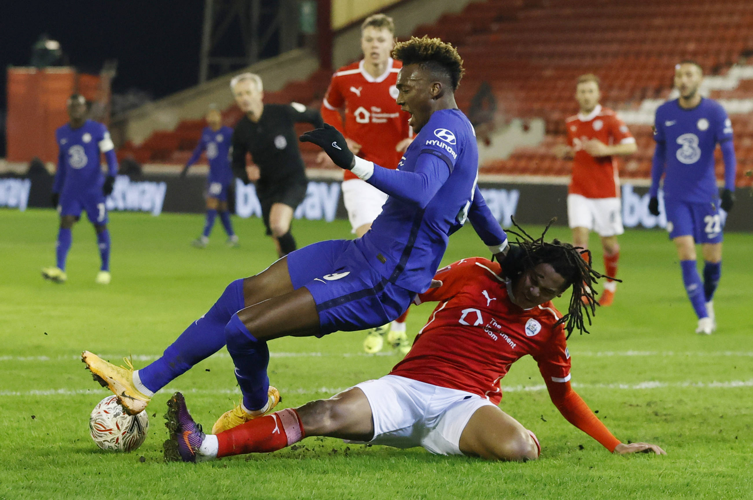 开云体育入口-巴恩斯利客场挑战富勒姆,锋线对决胜负不明的简单介绍