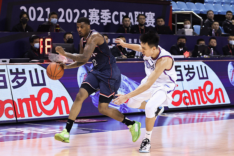 云南男篮在场上大放异彩,击败对手 云南男篮在场上大放异彩,击败对手