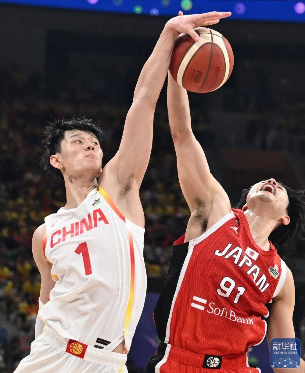 开云体育下载-胜败由命!球员们在场上不畏艰难迎接挑战的简单介绍