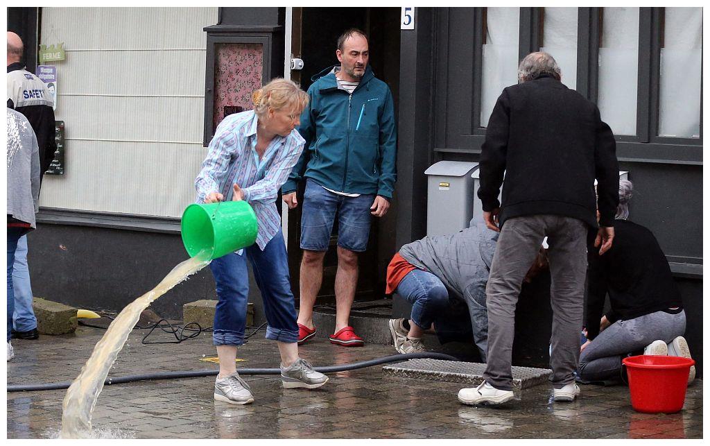比利时迎战丹麦，双方积分如洪水般爆发的简单介绍