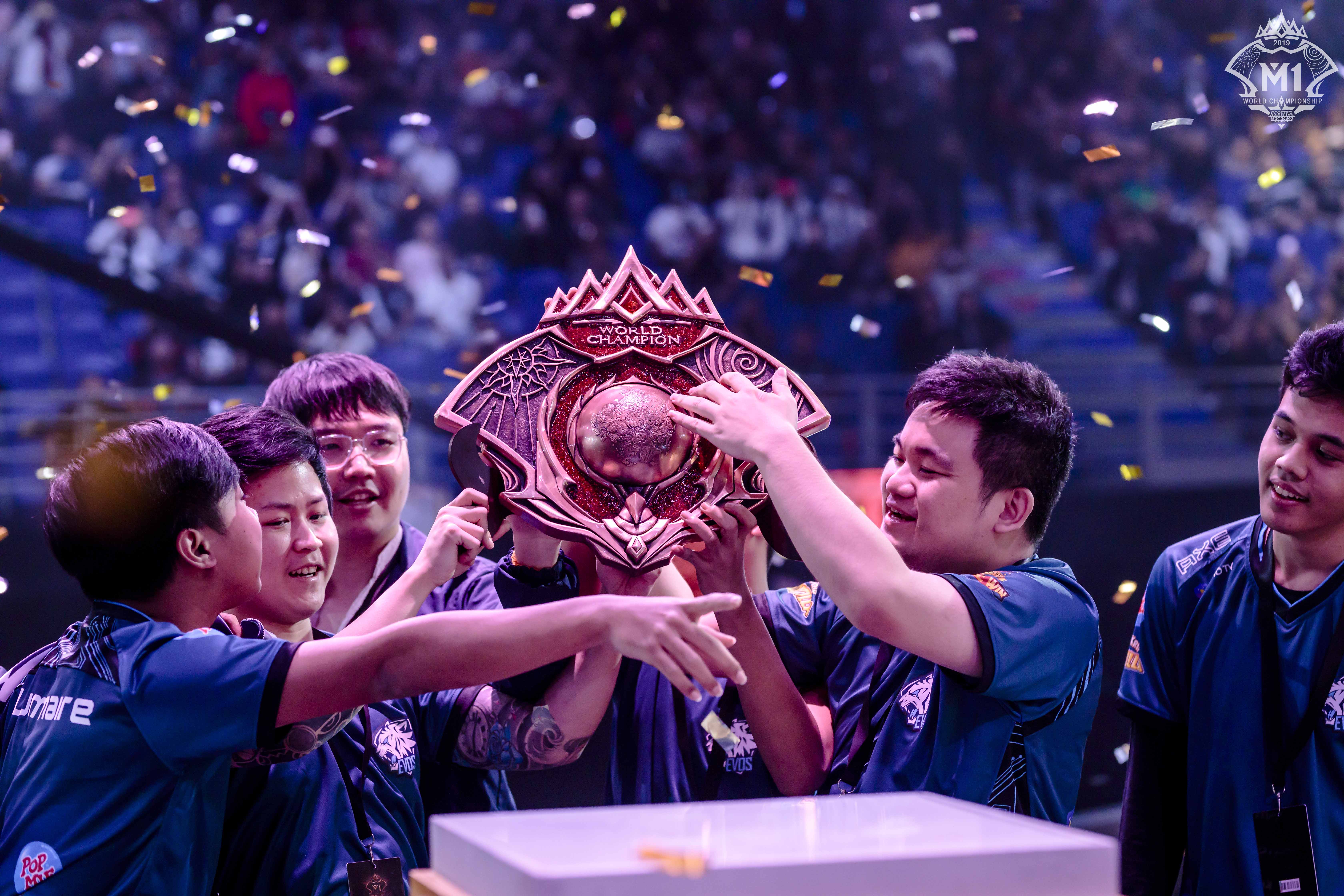 开云体育下载-豪门球队巅峰对决,引发球迷狂热!的简单介绍