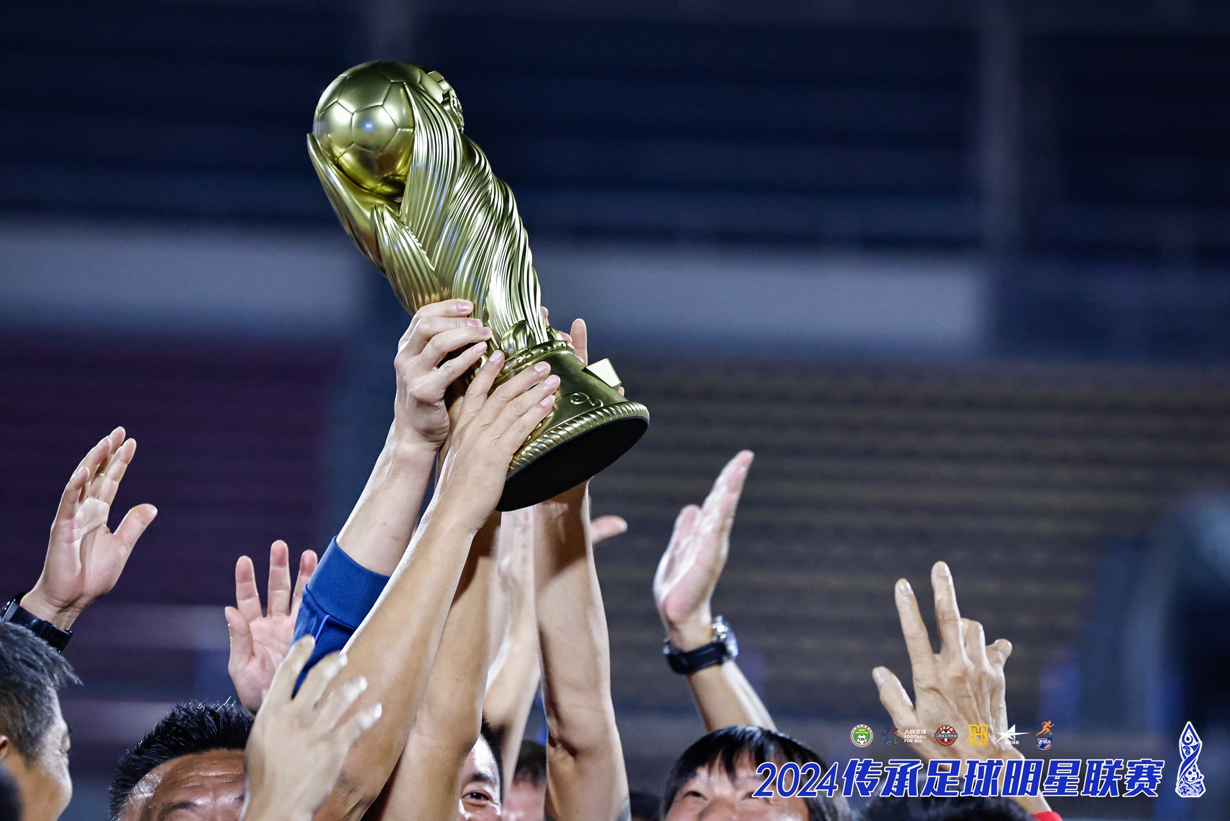 那不勒斯主帅谢幕离队,传承足球精神的简单介绍 那不勒斯主帅谢幕离队,传承足球精神的简单介绍