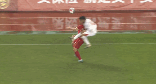 开云下载-比赛中的进攻端表现引发热议