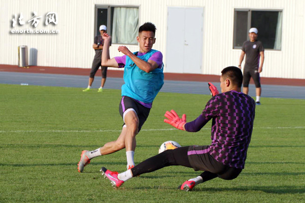 青岛黄海主场力克重庆力帆，豪取三分