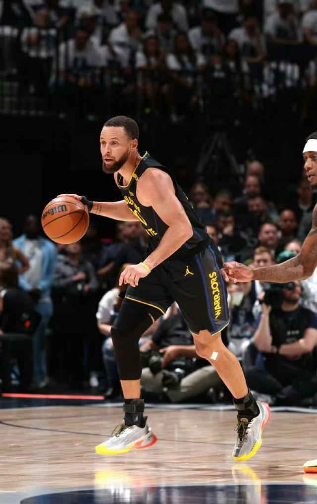 开云体育入口-皇家西布朗续败连汇,防守战线乏力,球队急需反思的简单介绍