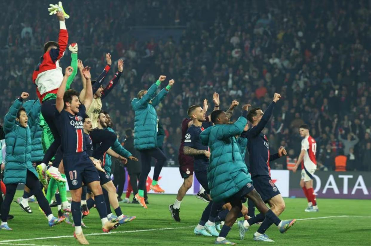 包含巴黎圣日耳曼横扫对手,取得八连胜的词条 包含巴黎圣日耳曼横扫对手,取得八连胜的词条