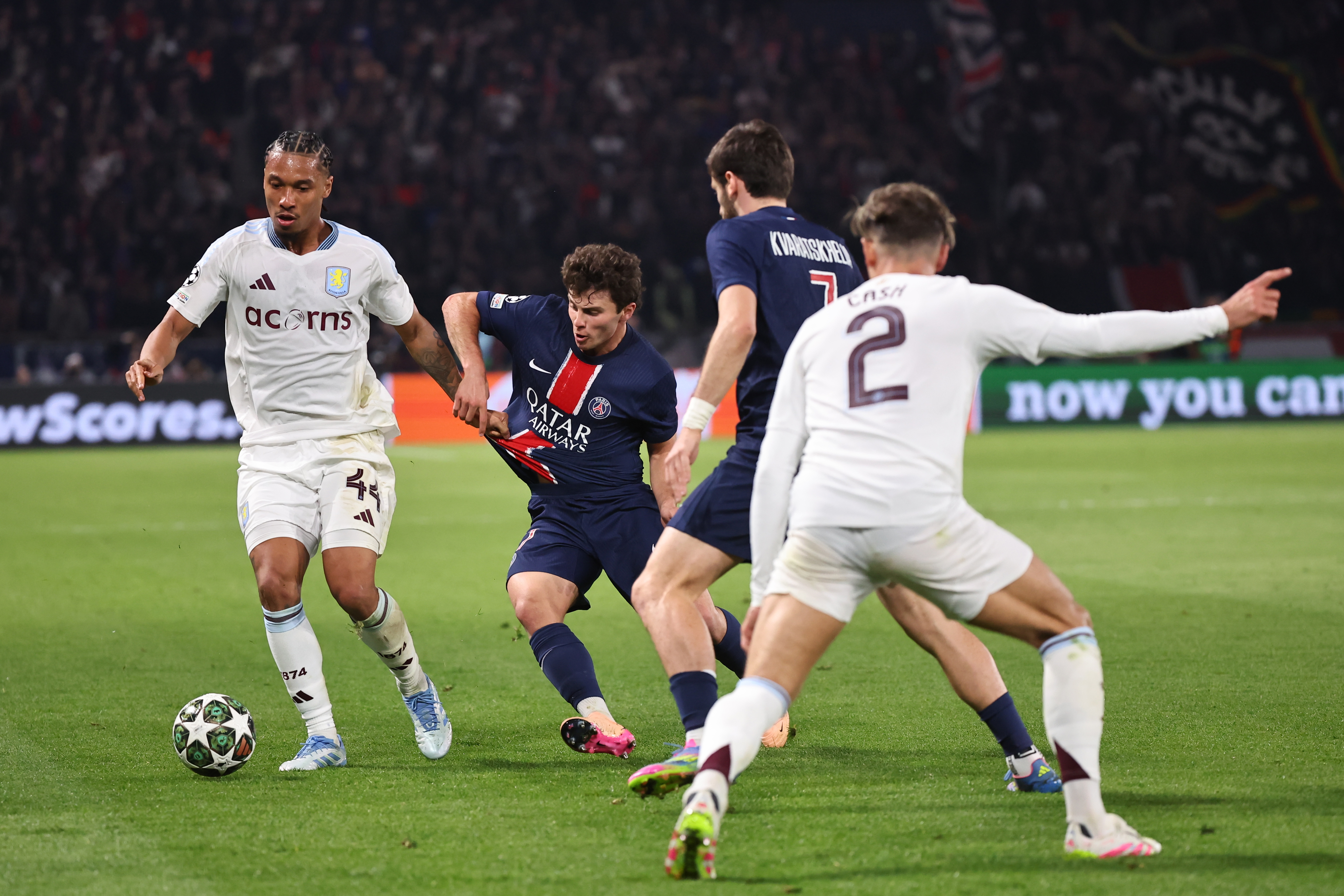 开云平台-欧预赛赛场上球队鏖战,争夺胜利的简单介绍