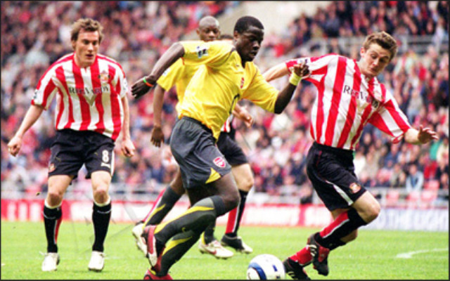 开云下载-包含阿利亚尔队在主场与对手激战的词条