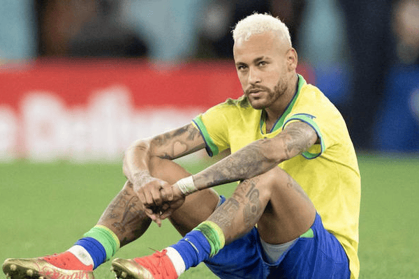 开云体育平台APP-阿根廷足球巨星受伤,或将错过新赛季