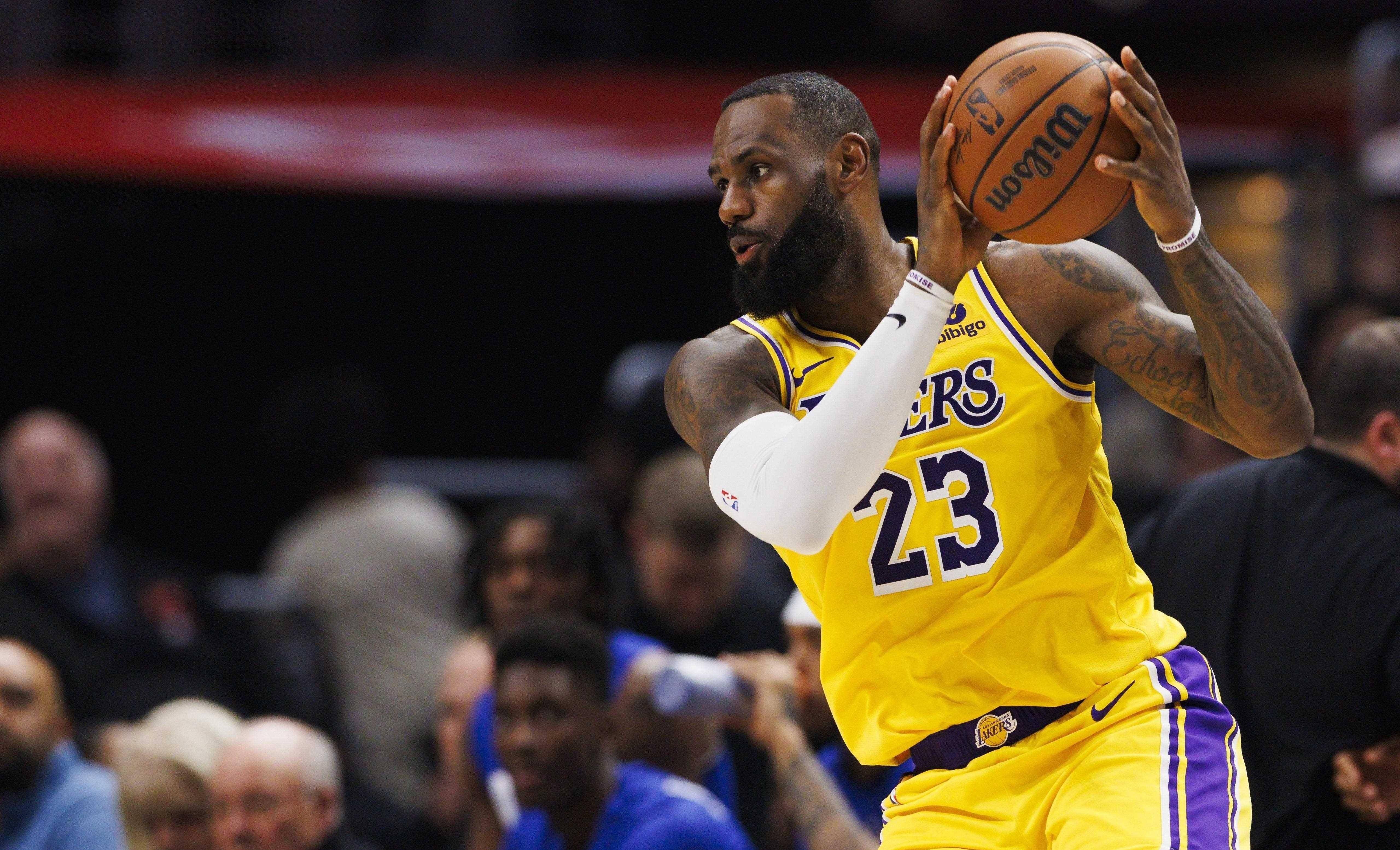 詹姆斯：努力训练，为了更好的篮球比赛表现的简单介绍