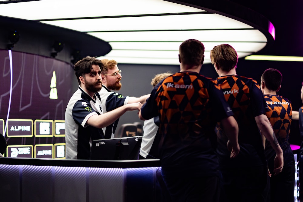 关于挑战者突围成功，晋级半决赛前景看好的信息