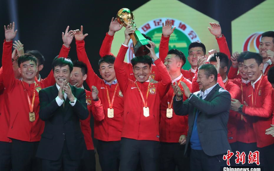 江苏队在洲际足球盛典中开启新篇章! 江苏队在洲际足球盛典中开启新篇章!