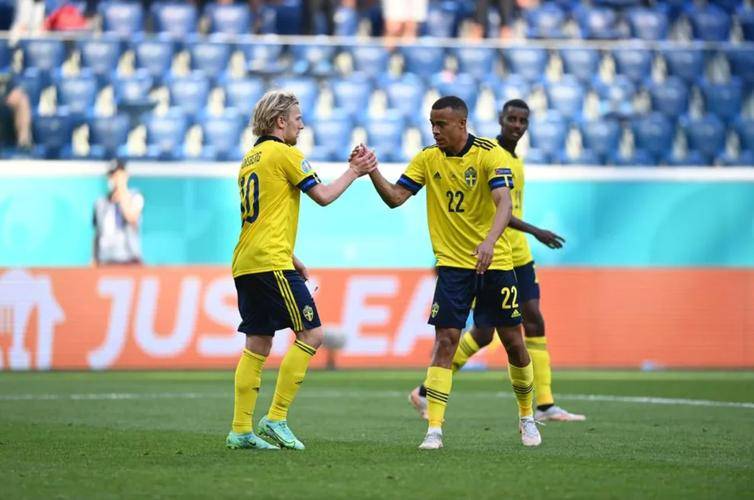 斯洛伐克女足与保加利亚队展开激烈对抗 斯洛伐克女足与保加利亚队展开激烈对抗