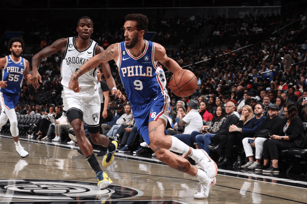 NBA悍将在联赛中攻城拔寨，精彩表现获得赞誉