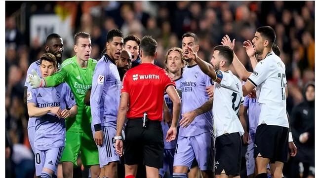 瓦伦西亚全取三分,成功晋级淘汰赛的简单介绍 瓦伦西亚全取三分,成功晋级淘汰赛的简单介绍