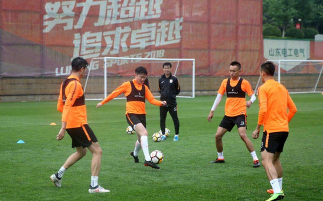 包含火爆场面!浙江绿城胜山东鲁能,积分榜崭露头角的词条 包含火爆场面!浙江绿城胜山东鲁能,积分榜崭露头角的词条