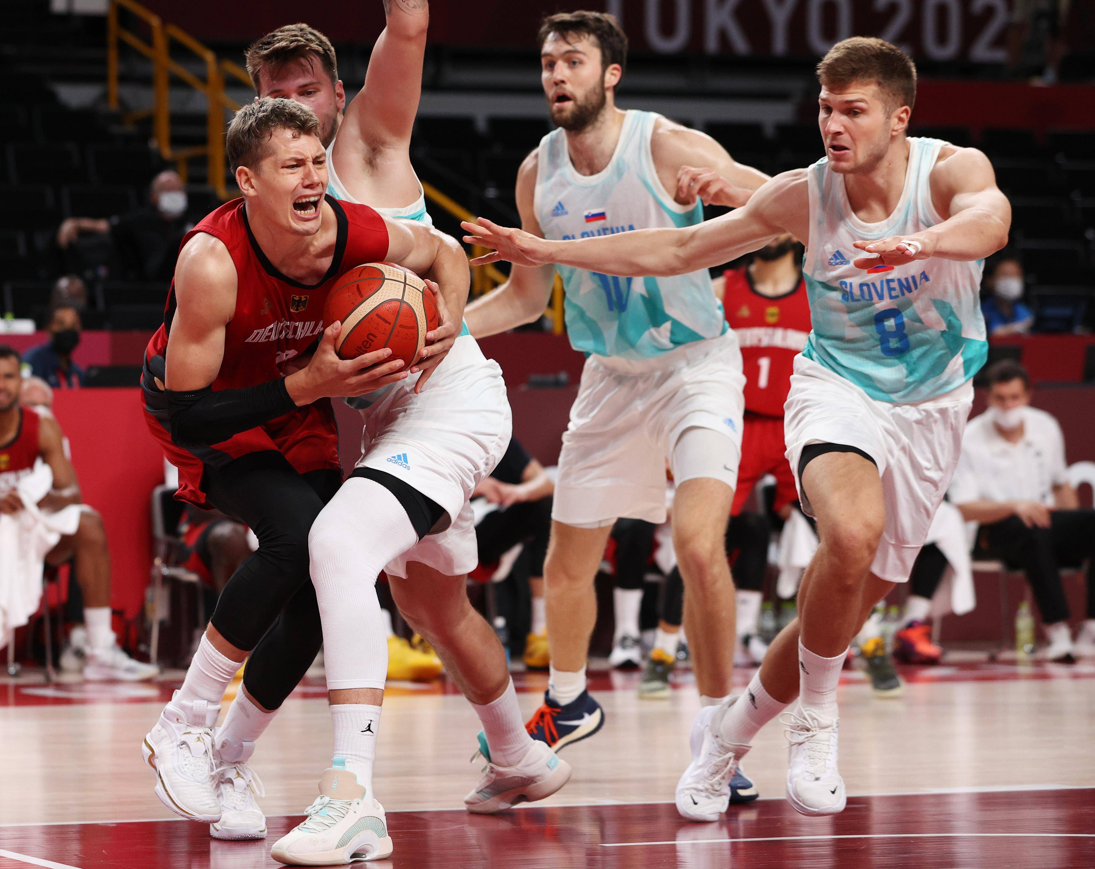 开云体育APP下载-斯洛文尼亚队连续三场不败,晋级欧锦赛