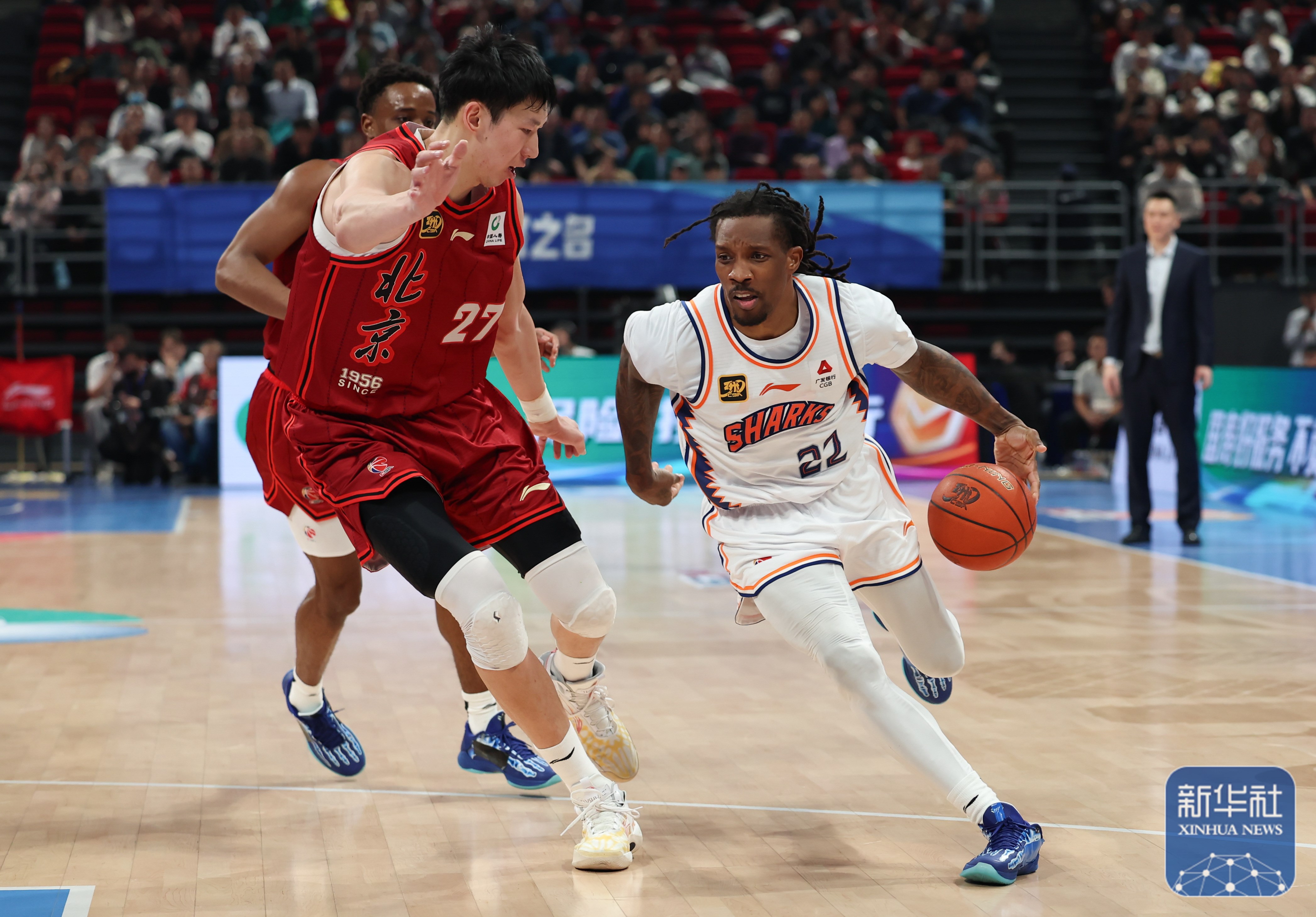 开云APP-体育赛场精彩时刻:球员们英勇拼搏赢得掌声的简单介绍