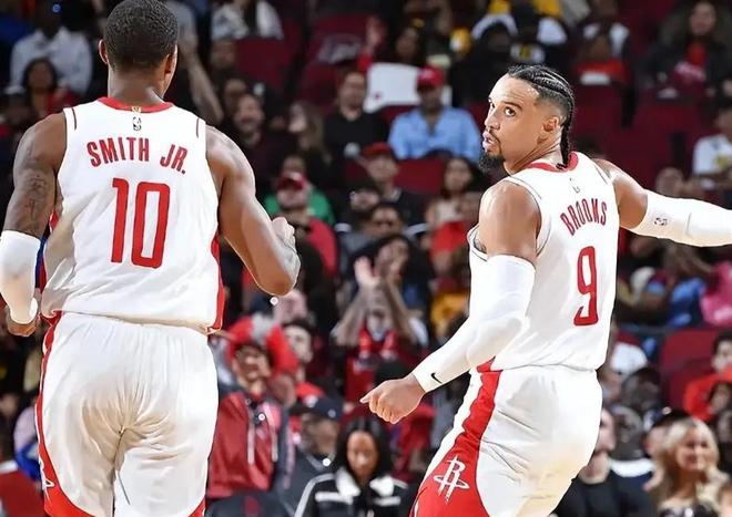 对手难以匹敌,球队一路高歌猛进 对手难以匹敌,球队一路高歌猛进