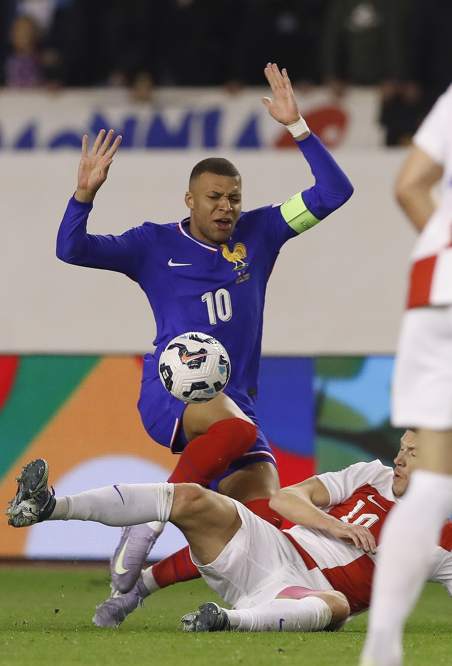 包含法国迎来强敌克罗地亚,胜负难料的词条 包含法国迎来强敌克罗地亚,胜负难料的词条