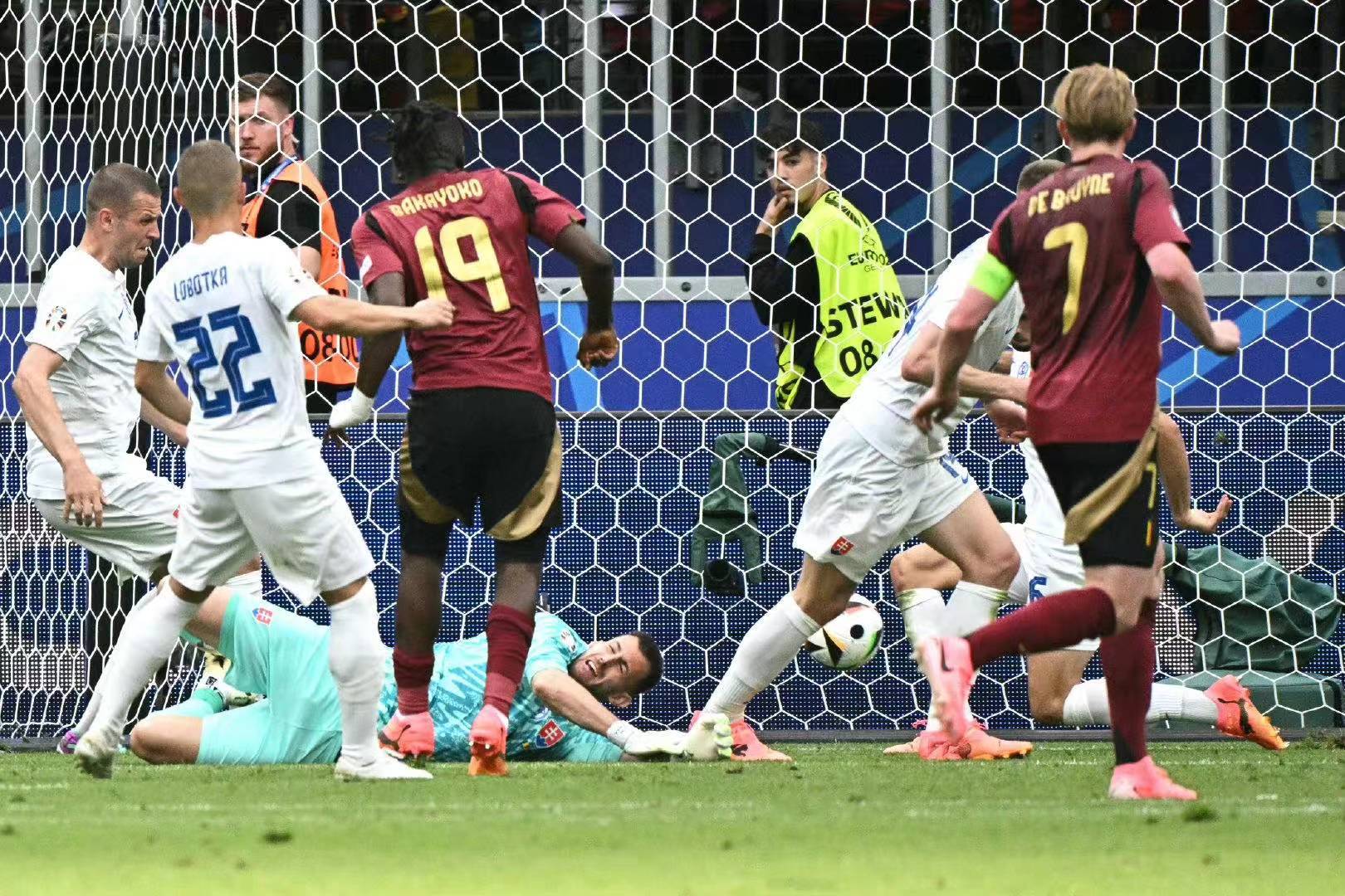 开云体育官网-斯洛伐克队实力强劲,击败挪威晋级欧洲杯资格赛