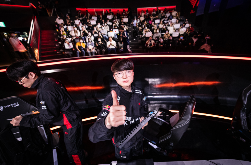 HLE鏖战HKA,Deft单局斩获MVP峡谷大战八强赛,让粉丝疯狂欢呼的简单介绍 HLE鏖战HKA,Deft单局斩获MVP峡谷大战八强赛,让粉丝疯狂欢呼的简单介绍