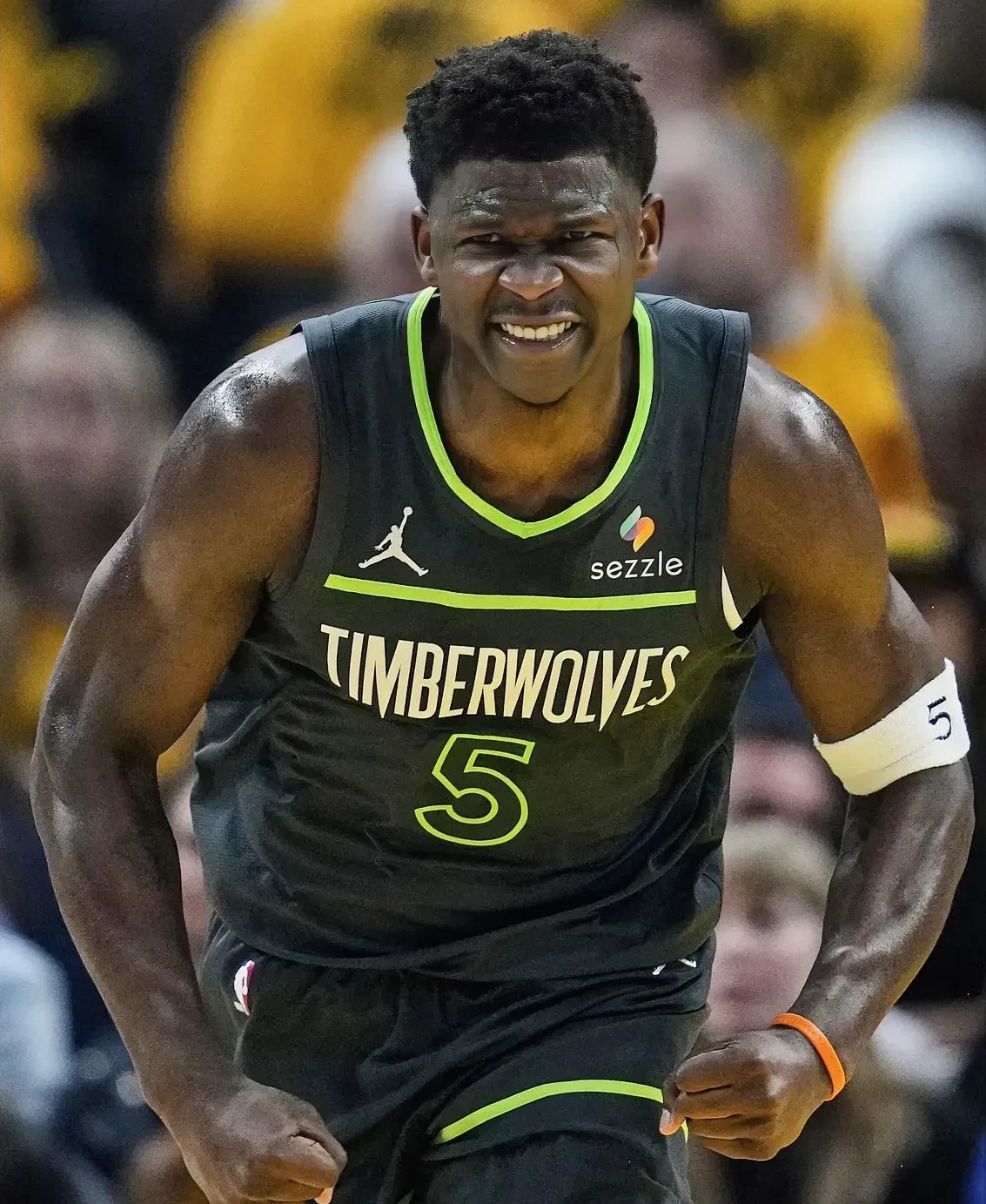 森林狼队球星遭遇伤病，赛季前景堪忧