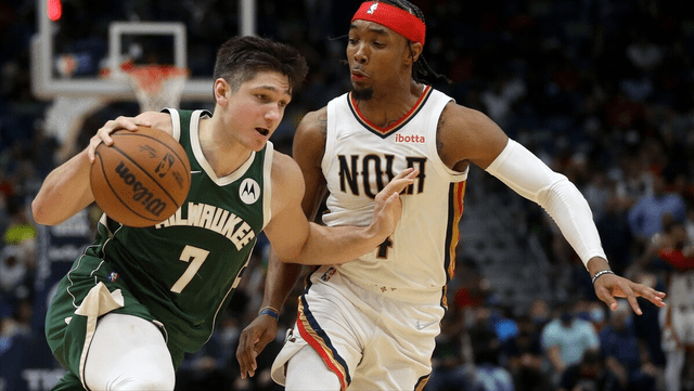 鹈鹕鏖战马刺，霍勒迪刷新纪录的简单介绍